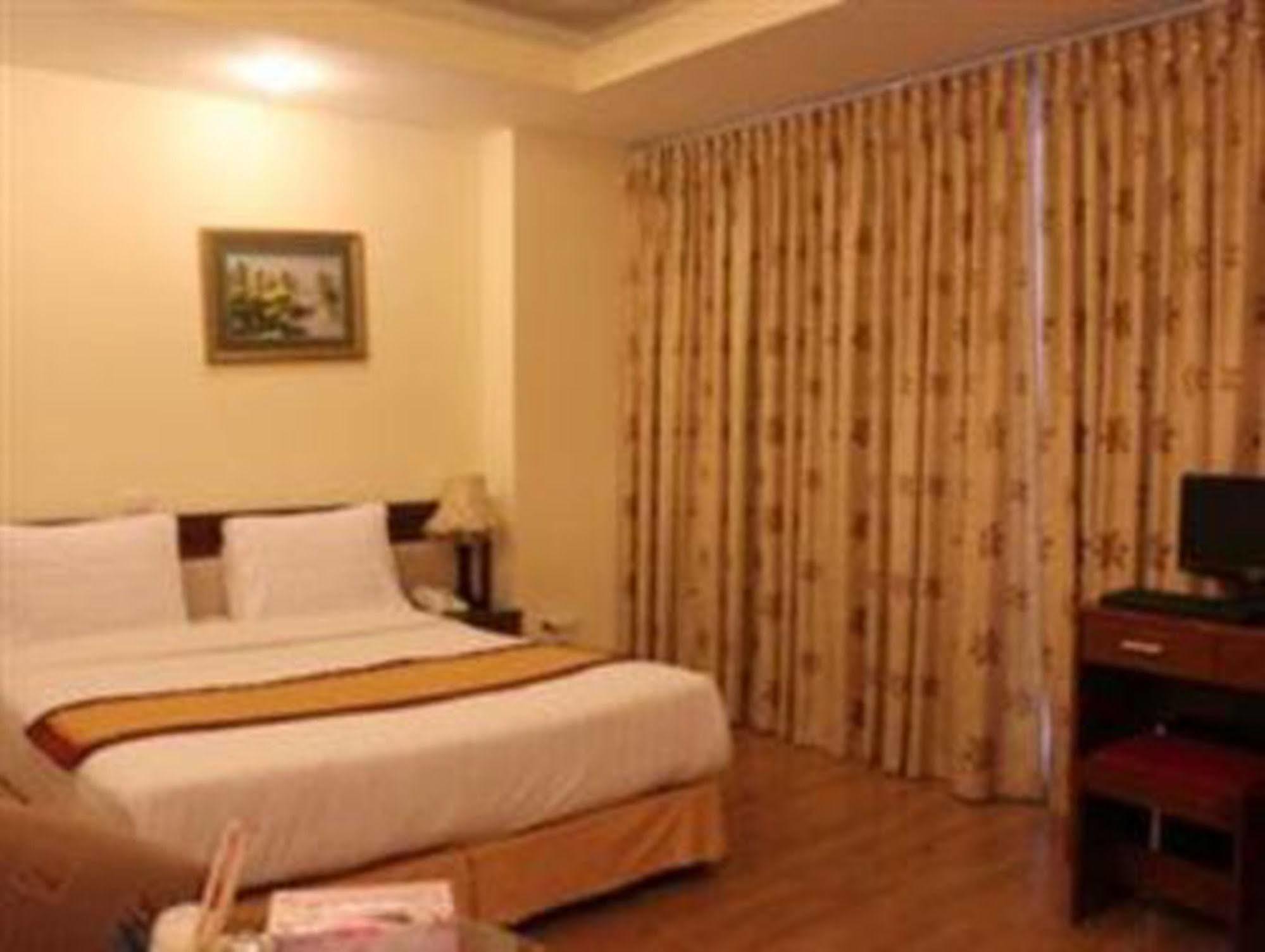 A25 Hotel - 12 Lien Tri Hanoi Exterior photo